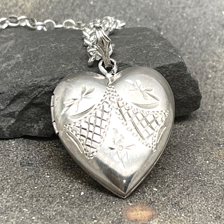 Vintage sterling silver hotsell heart locket Necklace