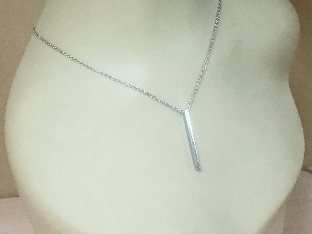 ROMAN NUMERAL Bar necklace - Stainless Steel in your choice of rose, yellow or steel - Engraved with your special date