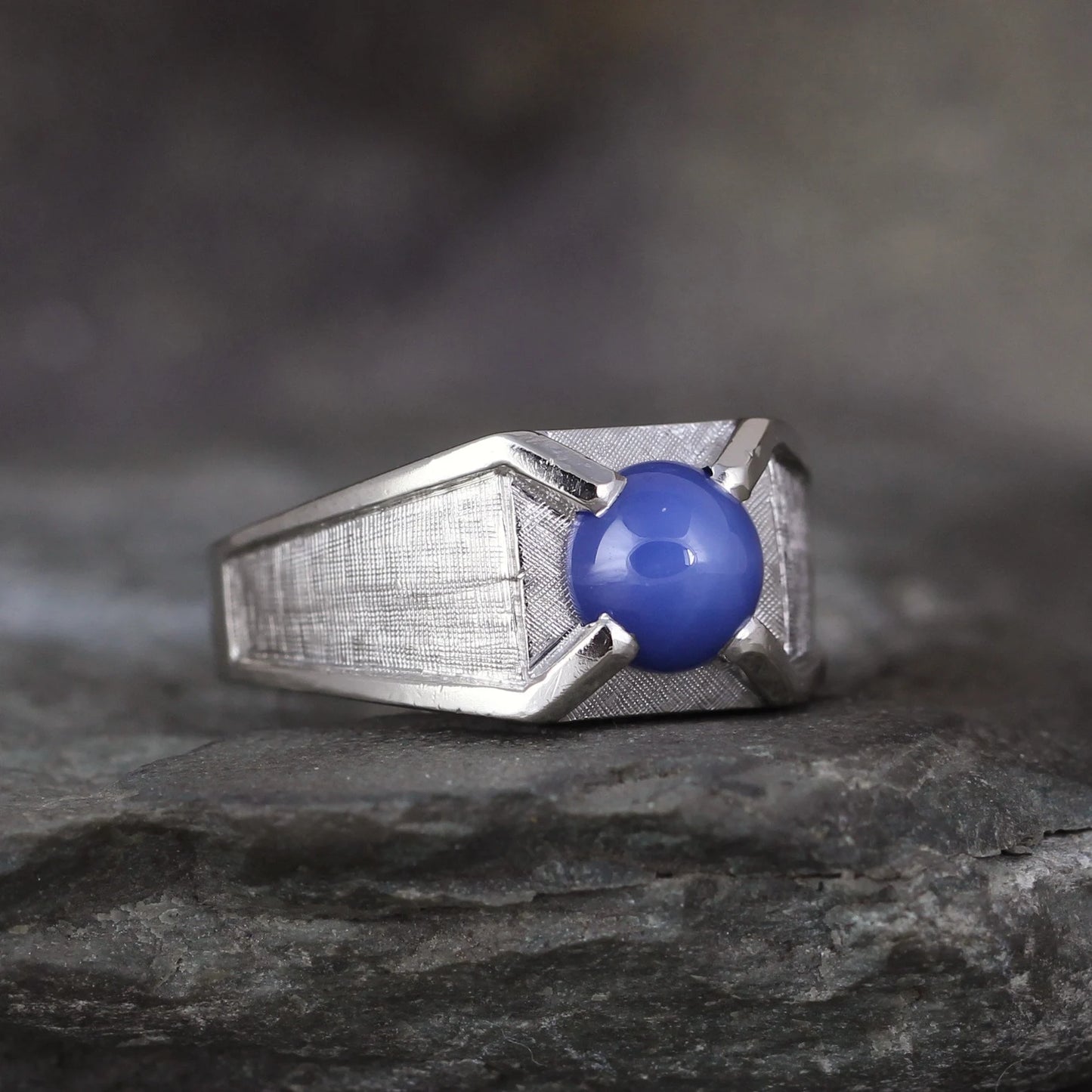 Star Blue Sapphire Men's Ring - 14K White Gold