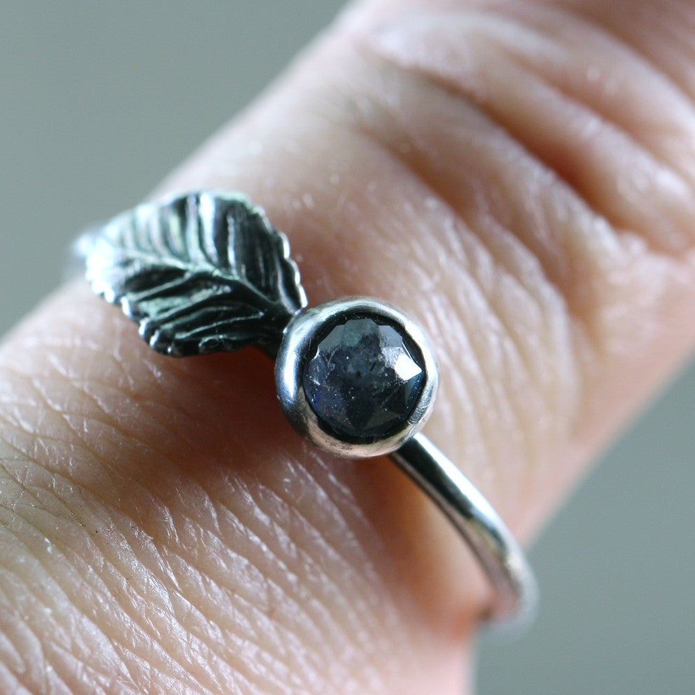 Labradorite Ring - Sterling Silver Leaf Design Ring - Bezel Set Stacking Ring